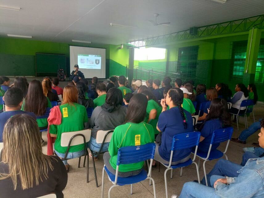 Imagem de compartilhamento para o artigo PM realiza palestra sobre violência doméstica em escola de Coxim da MS Todo dia